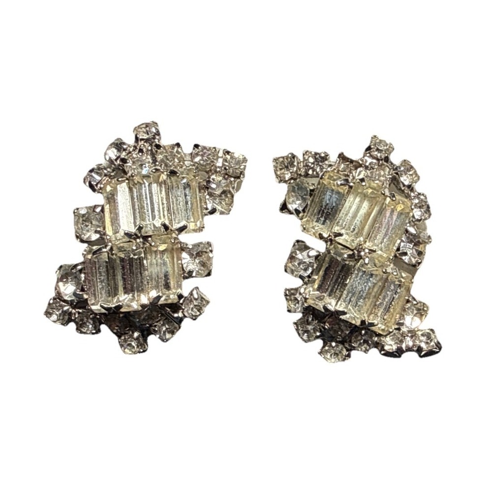 Vintage Silver Tone Clear Rhinestone Cluster Clip On Earrings‎ J15-8